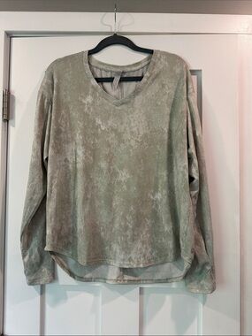 Reebok Olive Green Tie-Dye V-Neck Long Sleeve Top
